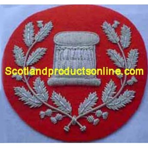 Arm Drum In Wreath On Red Silver
